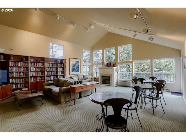 20070 LARKSPUR Ln 62, West Linn, OR 97068