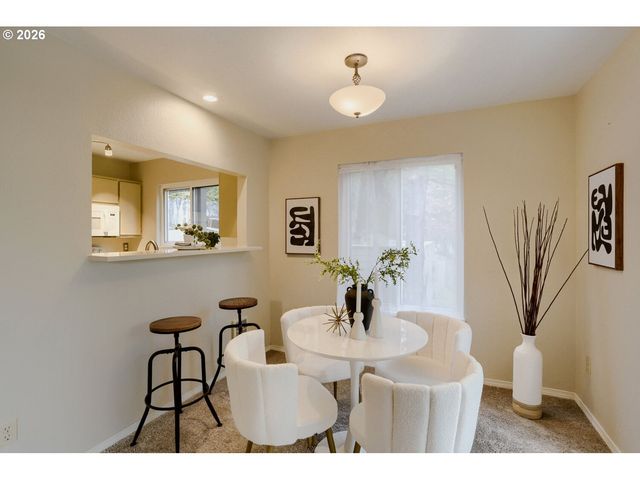 20070 LARKSPUR Ln 62, West Linn, OR 97068