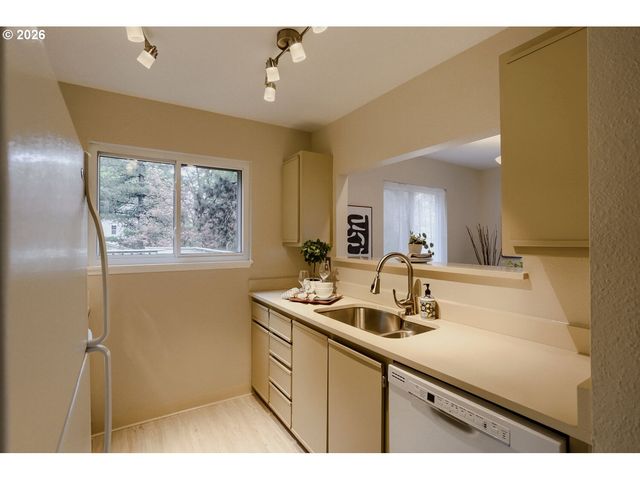 20070 LARKSPUR Ln 62, West Linn, OR 97068