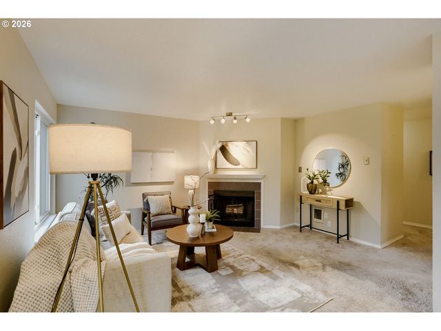 20070 LARKSPUR Ln 62, West Linn, OR 97068