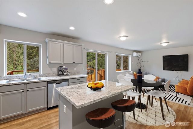 683 SE Olga Circle, Port Orchard, WA 98366