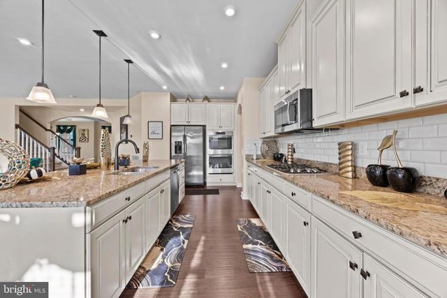 1 KNOB CREEK CT, Stafford, VA 22556