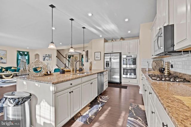 1 KNOB CREEK CT, Stafford, VA 22556