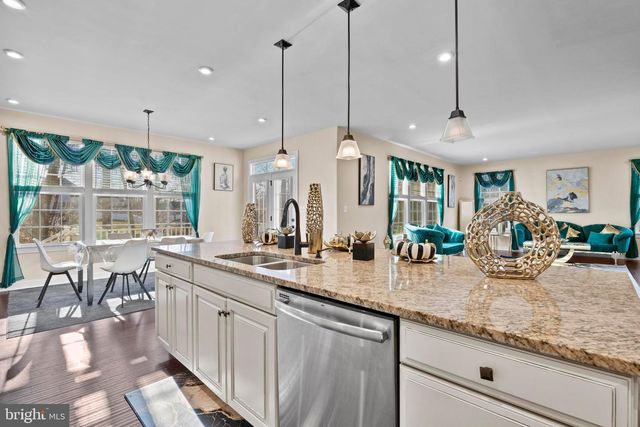 1 KNOB CREEK CT, Stafford, VA 22556