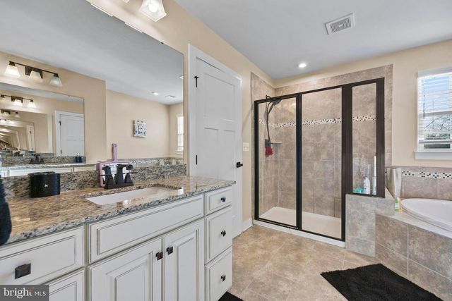1 KNOB CREEK CT, Stafford, VA 22556