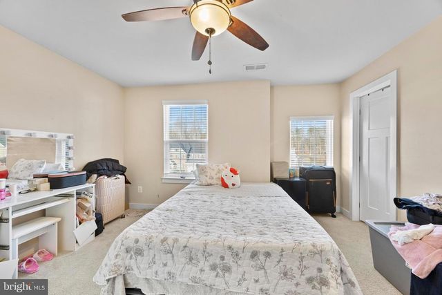 1 KNOB CREEK CT, Stafford, VA 22556