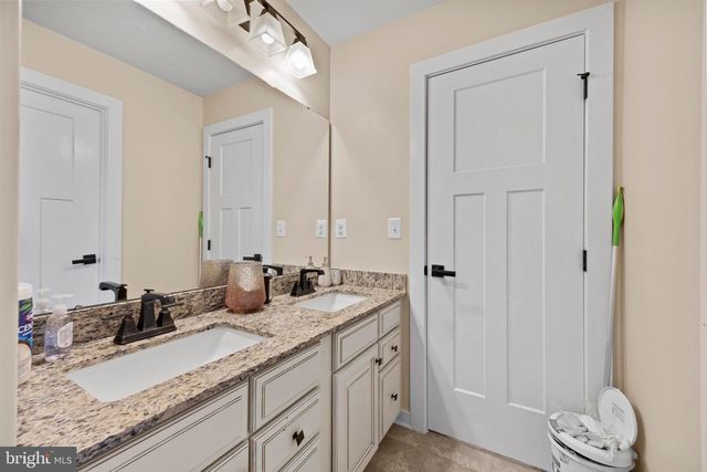 1 KNOB CREEK CT, Stafford, VA 22556