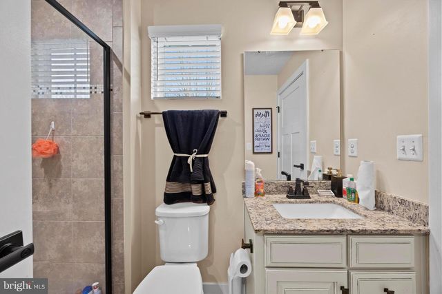 1 KNOB CREEK CT, Stafford, VA 22556
