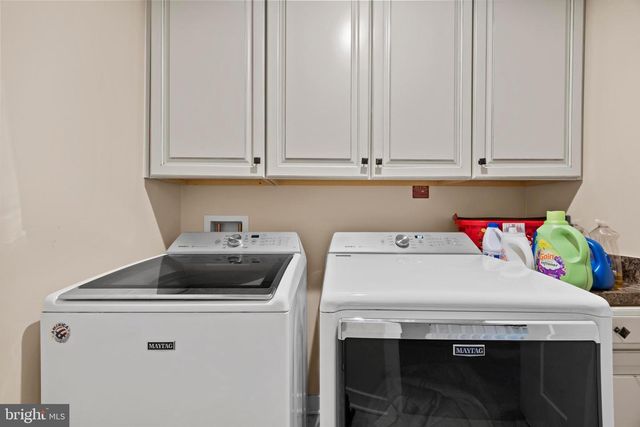 1 KNOB CREEK CT, Stafford, VA 22556