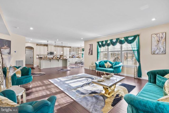 1 KNOB CREEK CT, Stafford, VA 22556