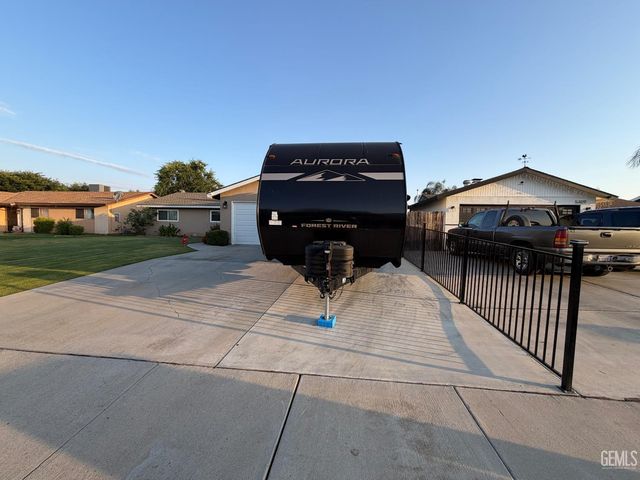 5305 Kenyon Avenue, Bakersfield, CA 93309