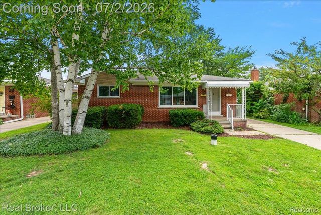 7624 Gary Avenue, Westland, MI 48185