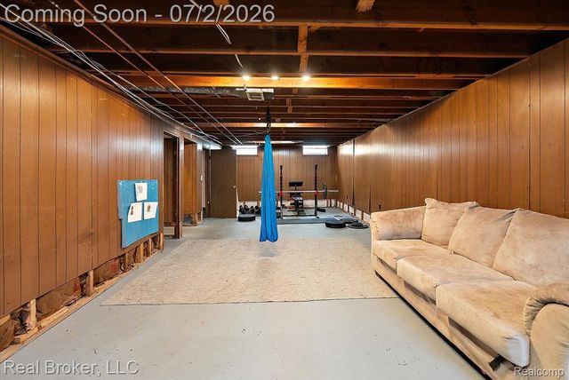 7624 Gary Avenue, Westland, MI 48185