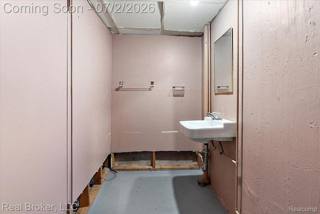 7624 Gary Avenue, Westland, MI 48185