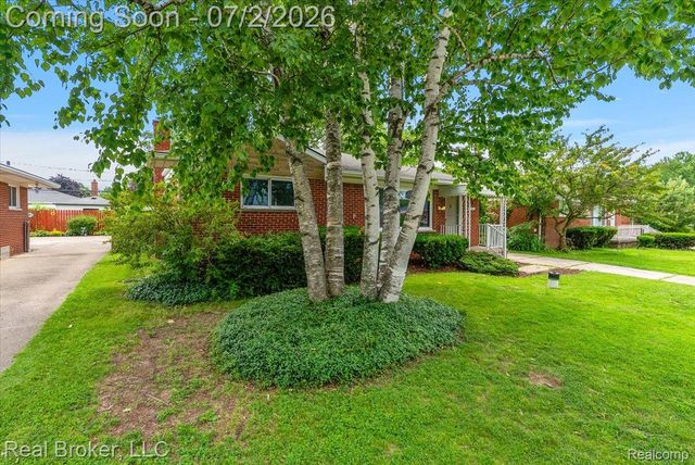 7624 Gary Avenue, Westland, MI 48185
