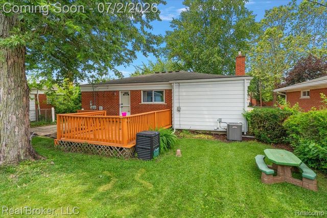 7624 Gary Avenue, Westland, MI 48185