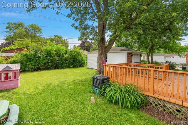 7624 Gary Avenue, Westland, MI 48185