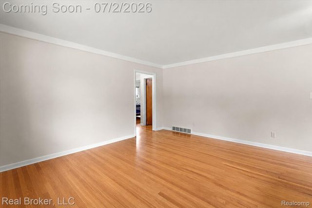 7624 Gary Avenue, Westland, MI 48185