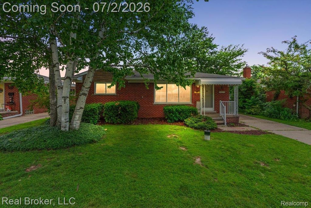 7624 Gary Avenue, Westland, MI 48185