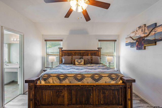 1109 E Park Dr., Lindale, TX 75771