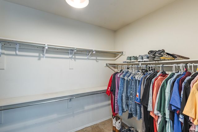 1109 E Park Dr., Lindale, TX 75771