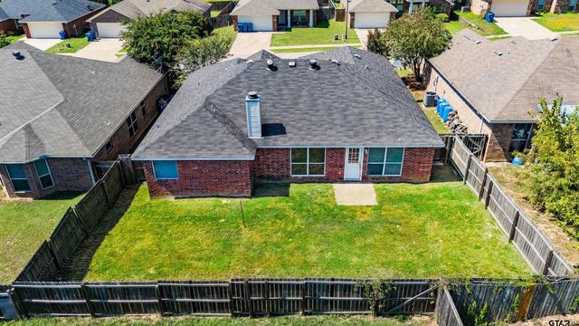 1109 E Park Dr., Lindale, TX 75771