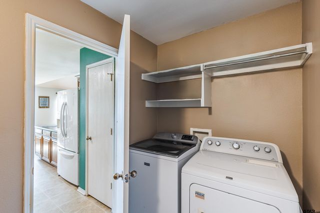 1109 E Park Dr., Lindale, TX 75771