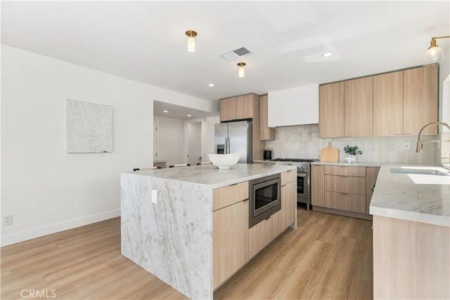 20967 Bandera Street, Woodland Hills, CA 91364