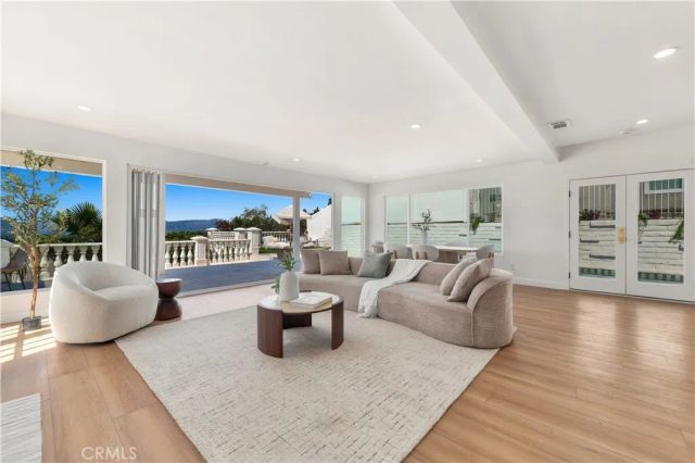 20967 Bandera Street, Woodland Hills, CA 91364