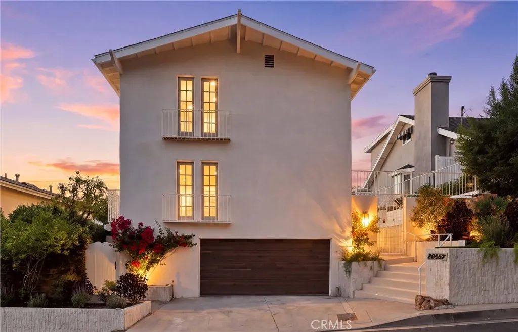 20967 Bandera Street, Woodland Hills, CA 91364