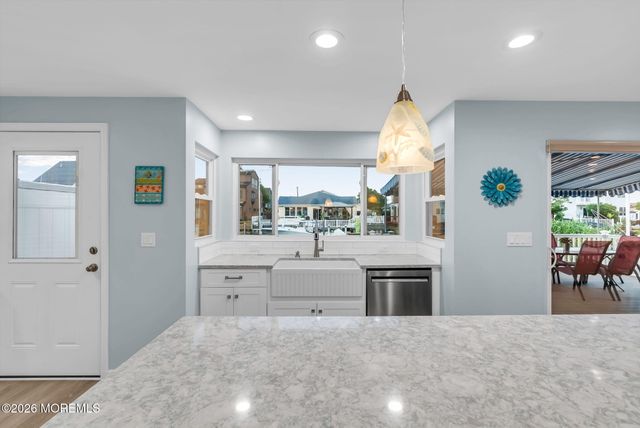 510 Bayview Drive, Toms River, NJ 08753