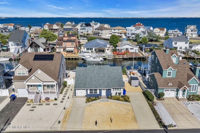 510 Bayview Drive, Toms River, NJ 08753