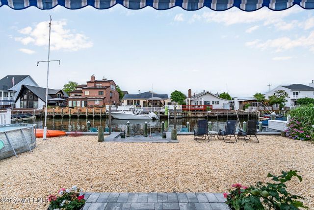 510 Bayview Drive, Toms River, NJ 08753
