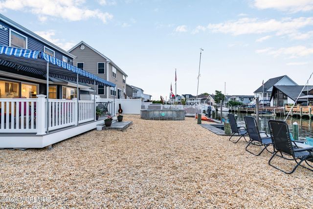 510 Bayview Drive, Toms River, NJ 08753