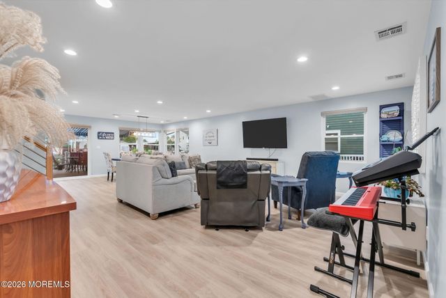 510 Bayview Drive, Toms River, NJ 08753