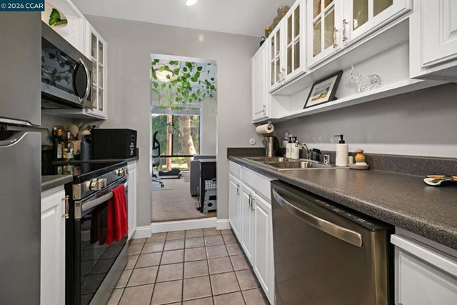 360 N Civic Dr 204, Walnut Creek, CA 94596