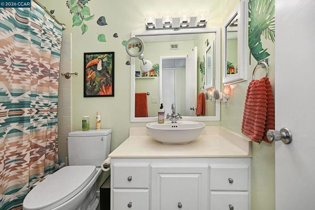 360 N Civic Dr 204, Walnut Creek, CA 94596