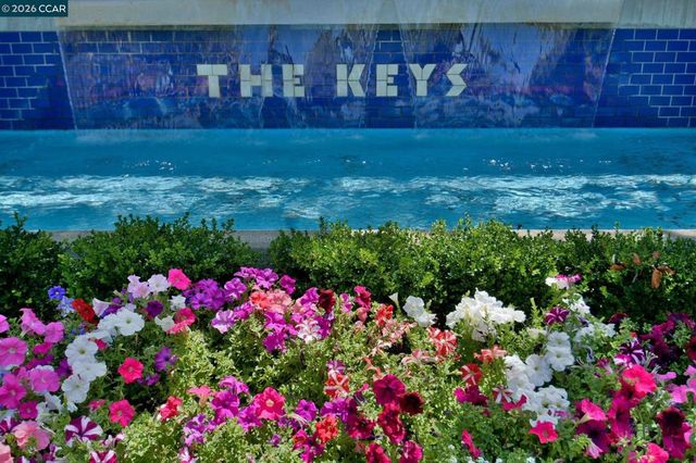 360 N Civic Dr 204, Walnut Creek, CA 94596