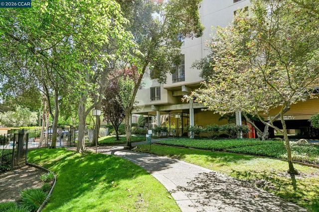 360 N Civic Dr 204, Walnut Creek, CA 94596