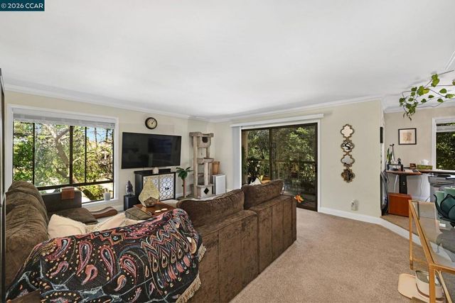 360 N Civic Dr 204, Walnut Creek, CA 94596