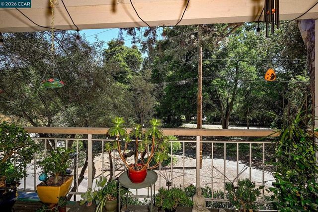 360 N Civic Dr 204, Walnut Creek, CA 94596