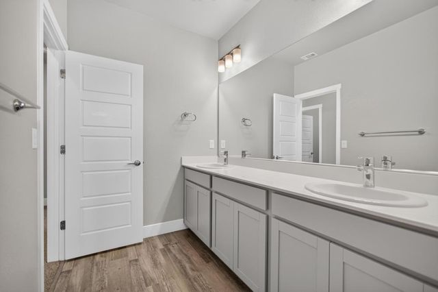 10090 Swordfish Cir, Elk Grove, CA 95757