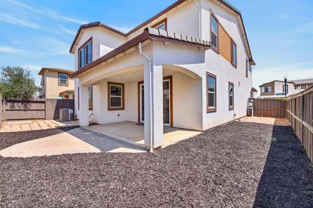 10090 Swordfish Cir, Elk Grove, CA 95757