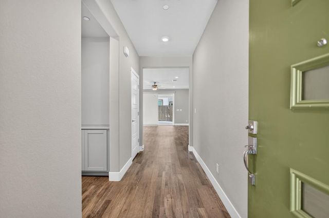 10090 Swordfish Cir, Elk Grove, CA 95757
