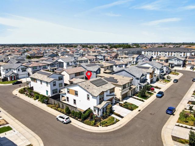 10090 Swordfish Cir, Elk Grove, CA 95757