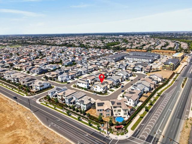 10090 Swordfish Cir, Elk Grove, CA 95757