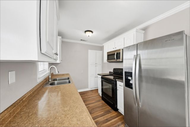 1221 Blalock Avenue, Fort Worth, TX 76115