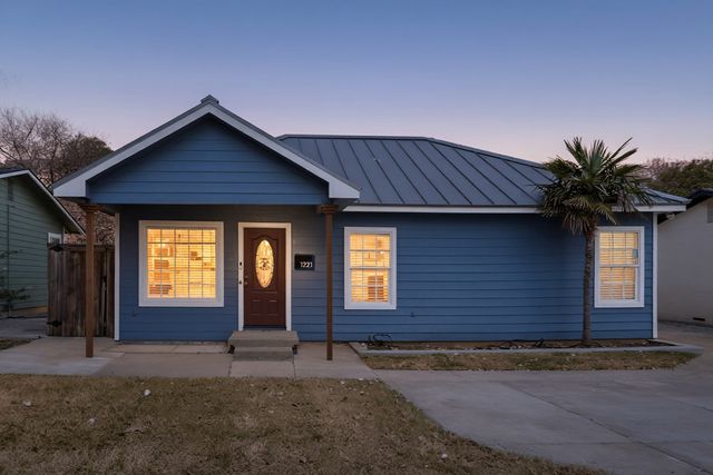 1221 Blalock Avenue, Fort Worth, TX 76115