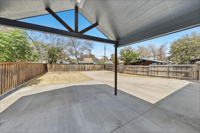 1221 Blalock Avenue, Fort Worth, TX 76115