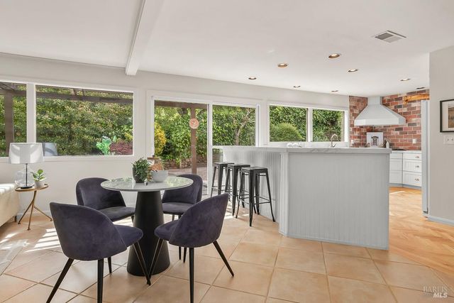 81 Santa Maria Dr, Novato, CA 94947